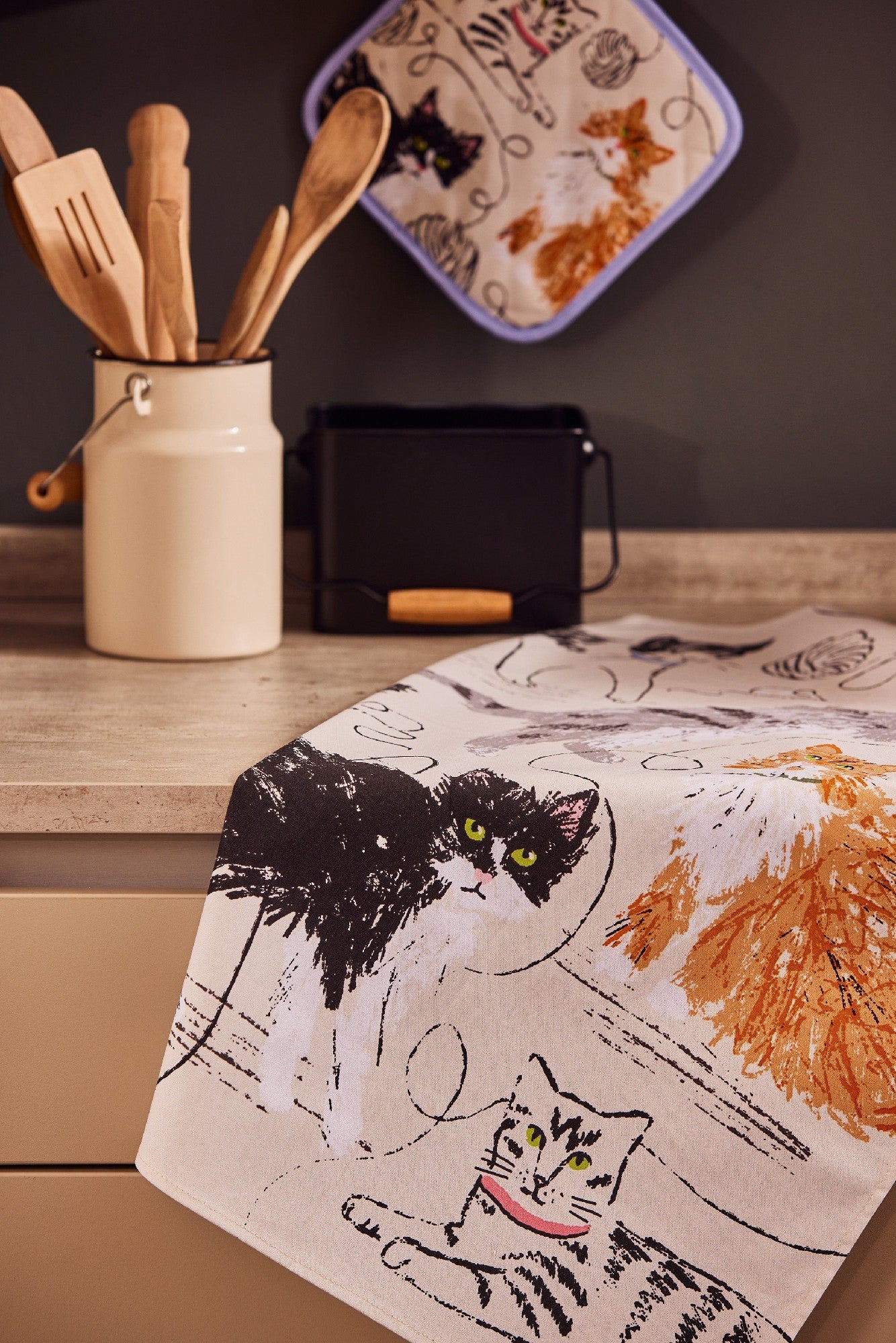 Ulster Weavers Feline Friends Tea Towel