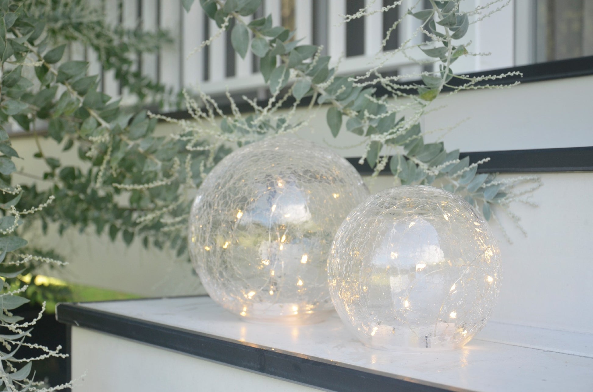 Crackle Glass Light Ball Large